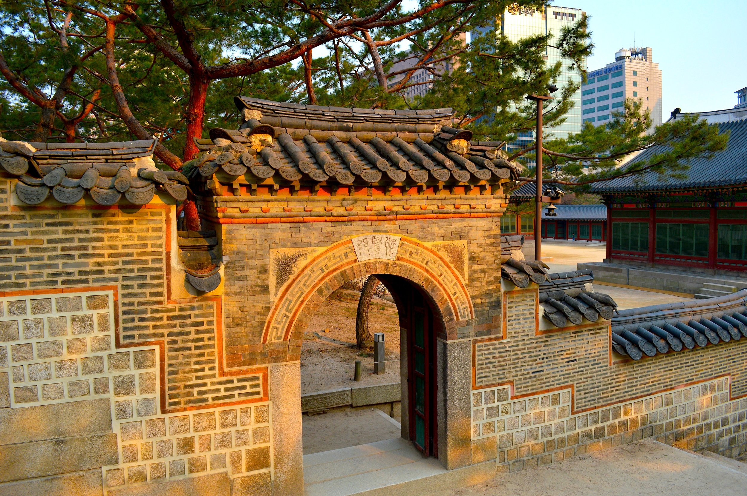Gate Inside Deoksugung Palace – 덕수궁