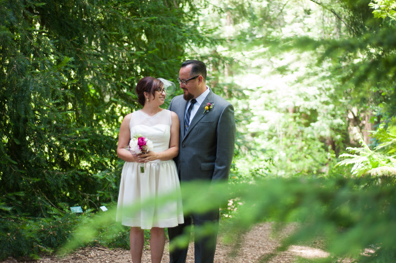 Bride and Groom in Tilden Botanic Garden