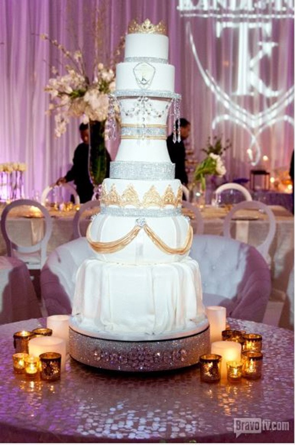 Kandi-Burruss-Todd-Tucker-Wedding-Photos-Wedding-cake-600x905