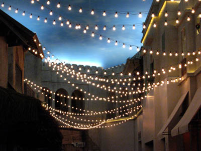 outdoor-string-lights-300