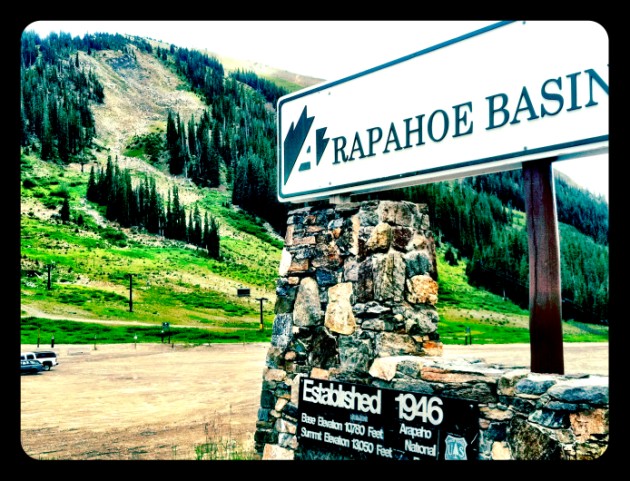 [ VENUE ] The Black Mountain Lodge at the Arapahoe Basin Ski and Snowboard Area | photo[stacysanchez] Colorado Wedding Blog