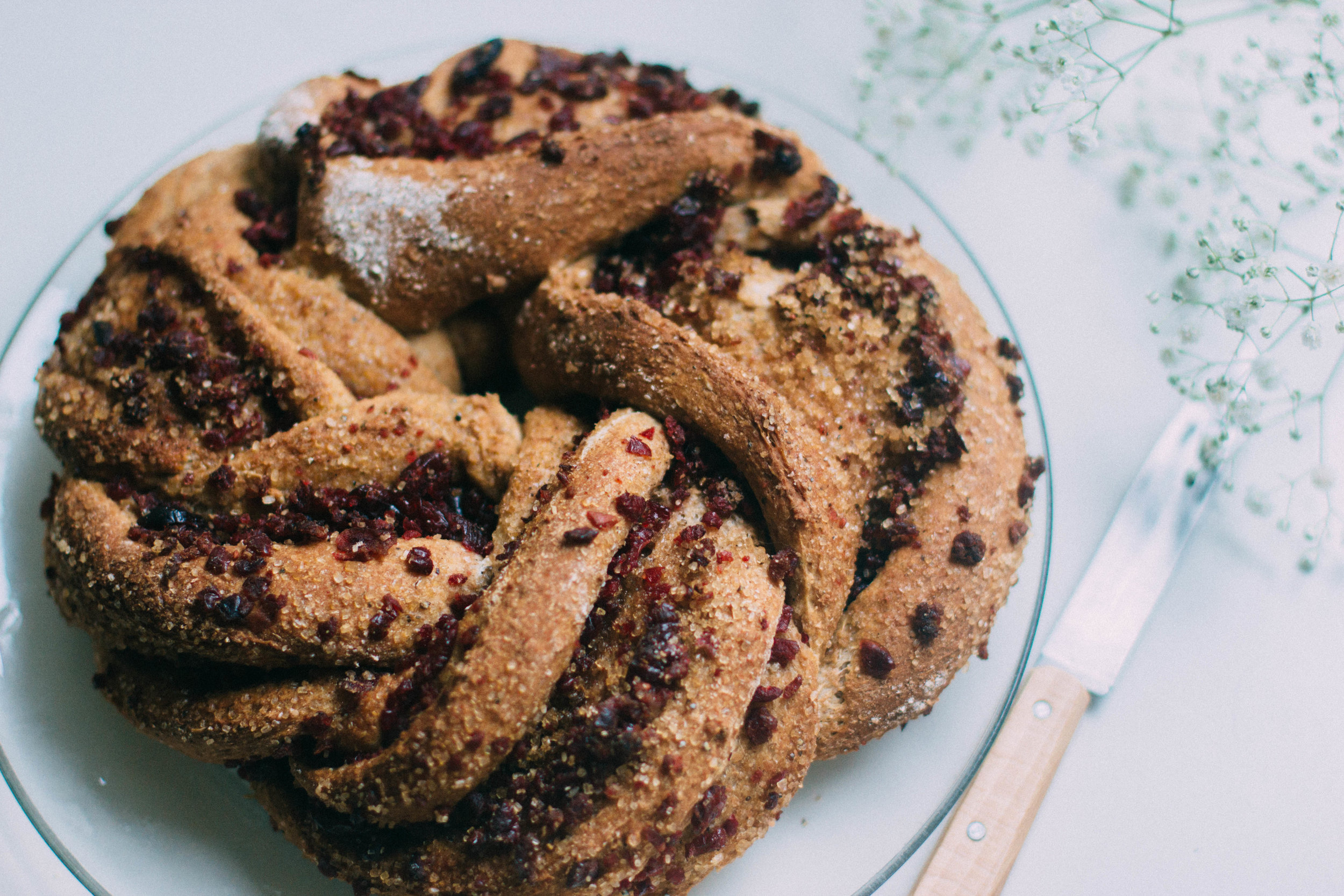 nutmeg and pear | healthy spelt bread wreath w/ cardamom & cranberry (naturally sweetened & dairy free)