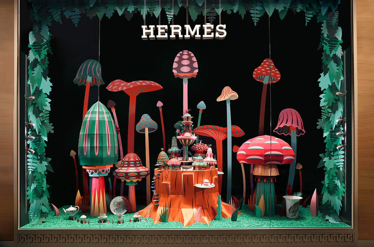 HERMES WINDOW DISPLAYS - BLACK AMBER STUDIO
