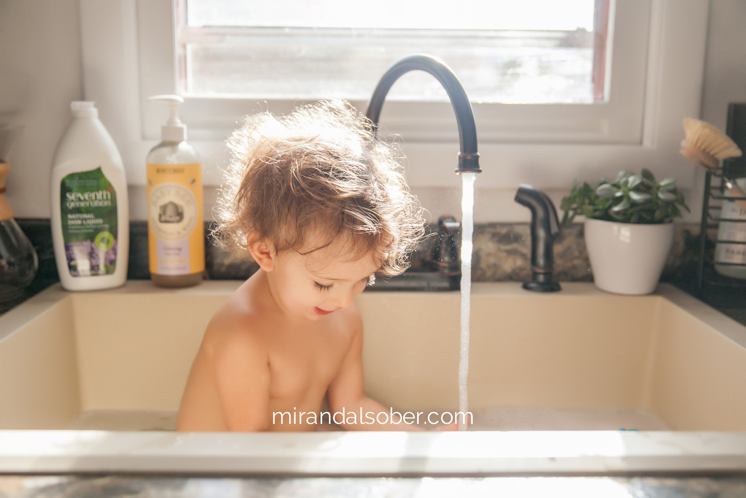 Denver baby photographer, Miranda L. Sober Photography, baby bath