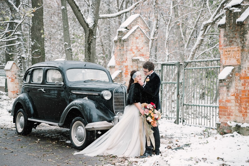 russia snow wedding