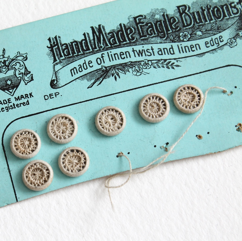 vintage buttons, snaps and hooks - accumulator seriali - part 24 / paperiaarre.com