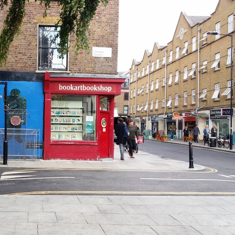 the wonderful bookartbookshop in London - paperiaarre.com