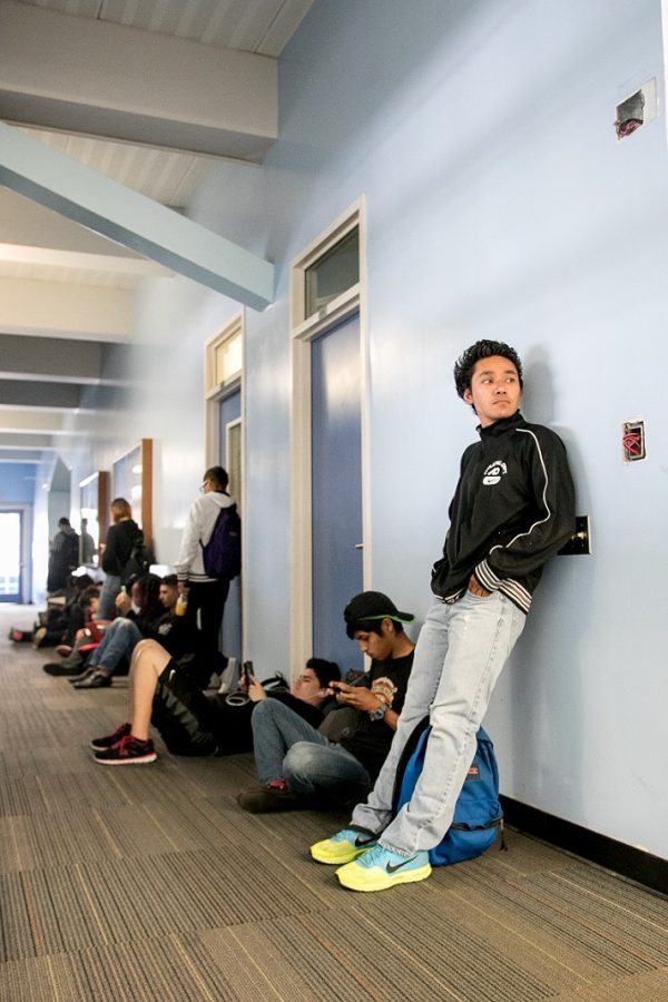 Students at Santa Monica College wait in line to receive a five dollar FLAVR Program voucher in the Cayton Center in Santa Monica, Calif. on Monday May 2, 2016. (Photo by: Christian Monterrosa / The Corsair)