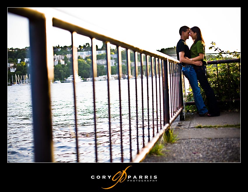 couple portrait on lake union by seattle wedding photographers cory parris photography
