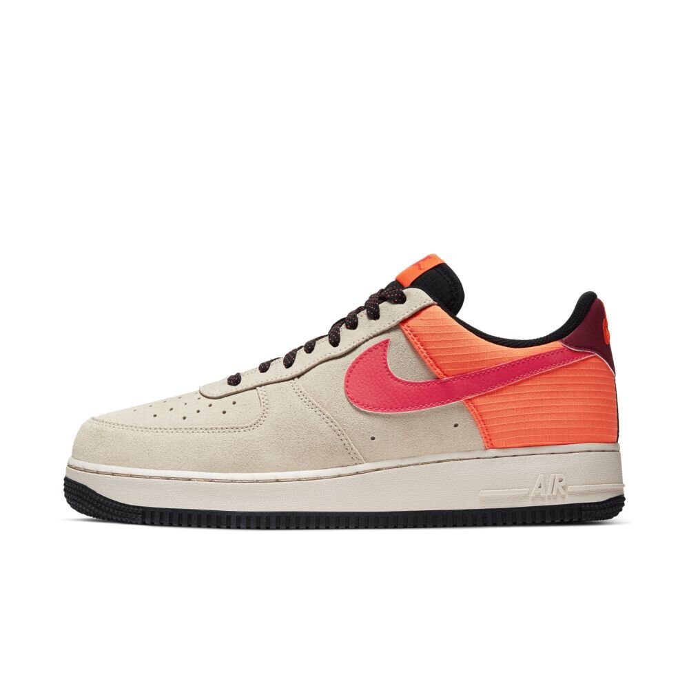 Nike Air Force 1 LV8 in Light Orewood 