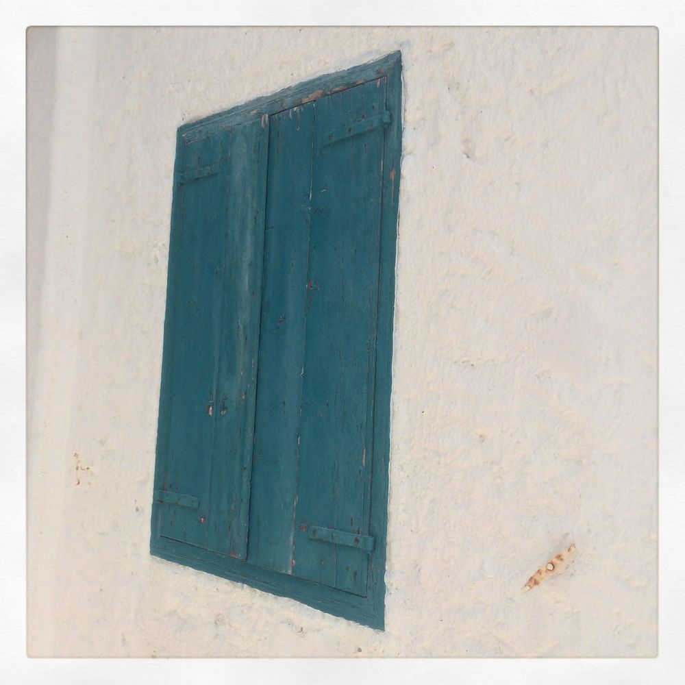 Turquoise door in Greece, credit Kirsten Akens 2016