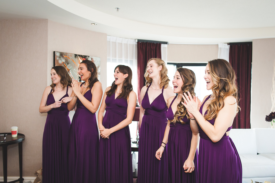 bridesmaids-first-look-reaction