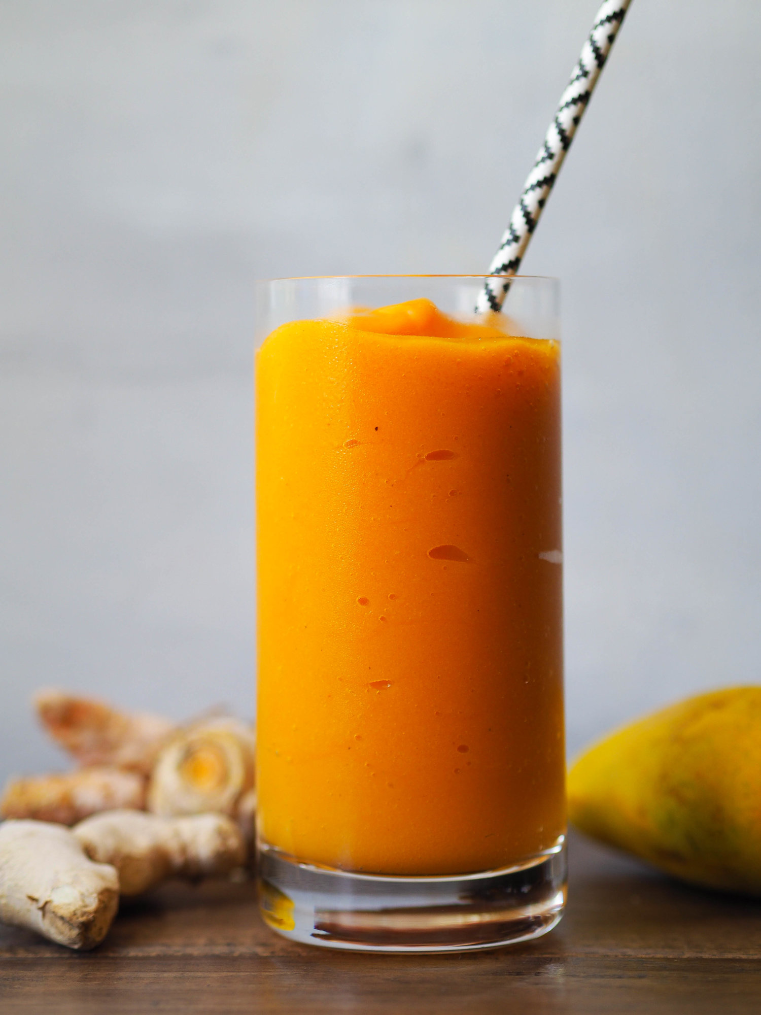 Turmeric Mango Smoothie Recipe 
