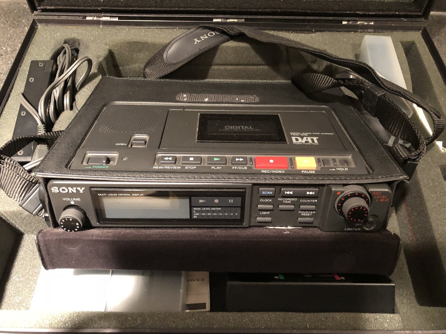 Sony TCD-D10 Portable DAT recorder/player w/ATA case GameBeat Studios