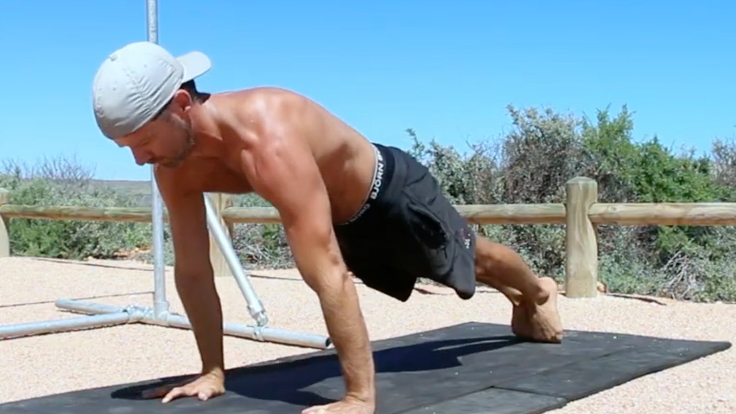 This Is Why You Aren't Getting Better at Push-Ups
