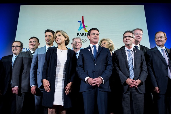 Tony Estanguet, third from left, with others in the Paris 2024 bid and French sports and government hierarchy // Getty Images