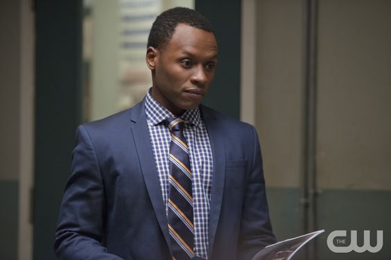 iZombie -- "The Exterminator" -- Image Number: ZMB103A_0143 -- Pictured: Malcolm Goodwin as Clive Babineaux -- Photo: Diyah Pera/The CW -- ÃÂ© 2015 The CW Network, LLC. All rights reserved.