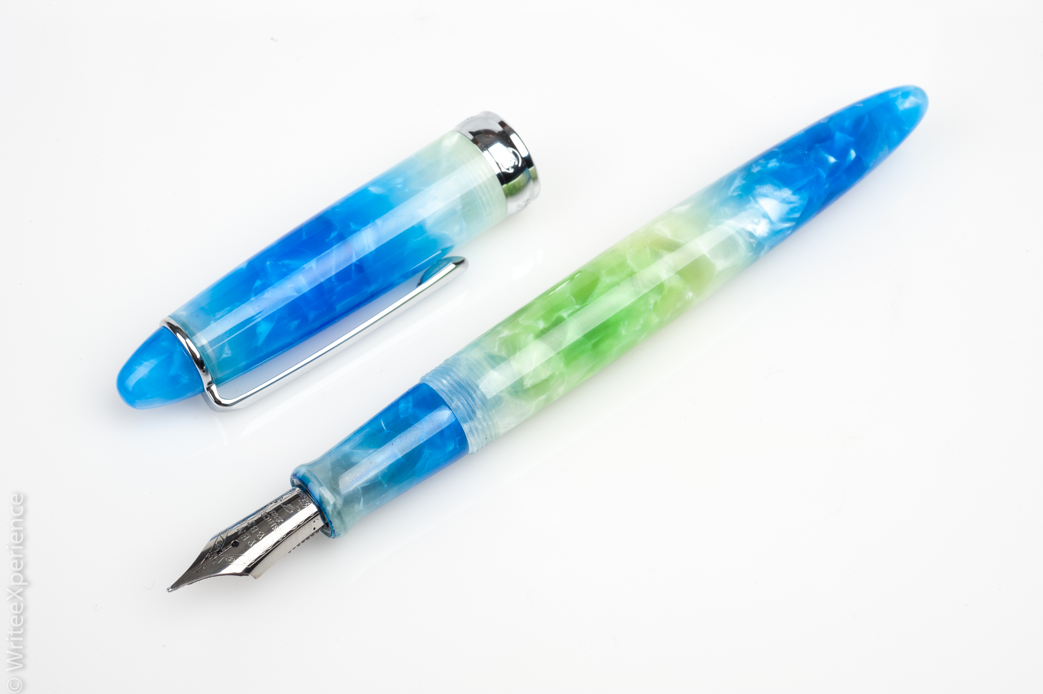 PenBBS No 308 Marshmallow Acrylic Fine Fountain Pen with Chrome Trim 