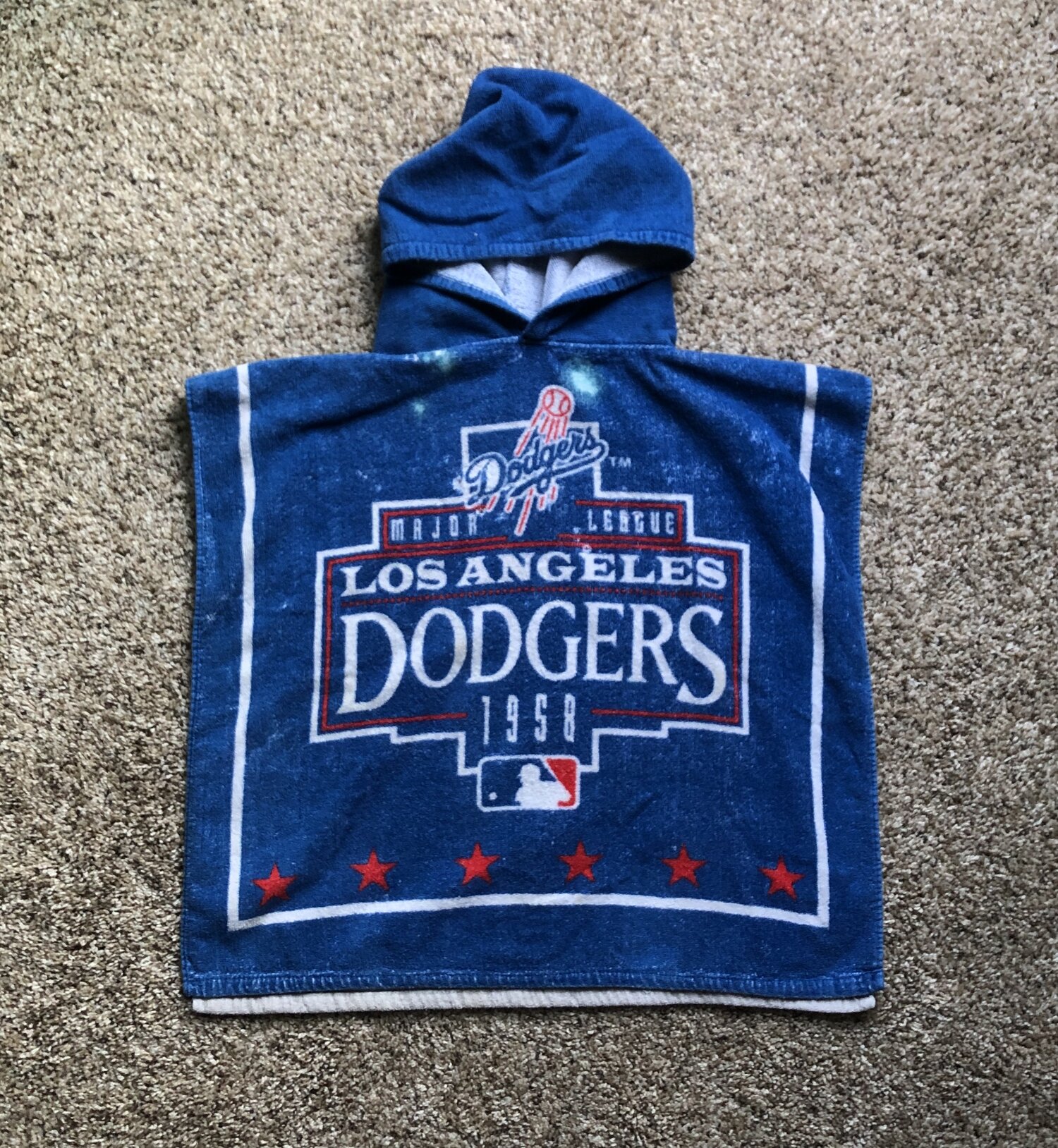 THE NORTHWEST COMPANY Unisexs Los Angeles Dodgers Deluxe Poncho