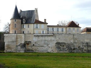 1024px-Lamonzie-Montastruc_château_Montastruc_(1)