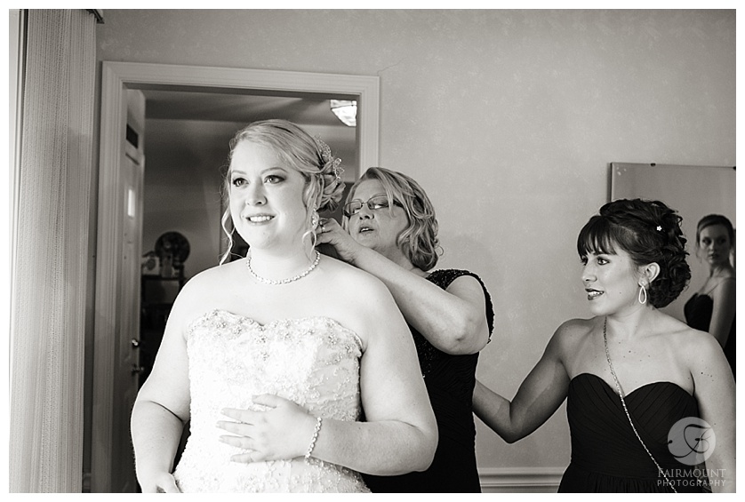 Lehigh Valley Wedding Bride Getting Ready