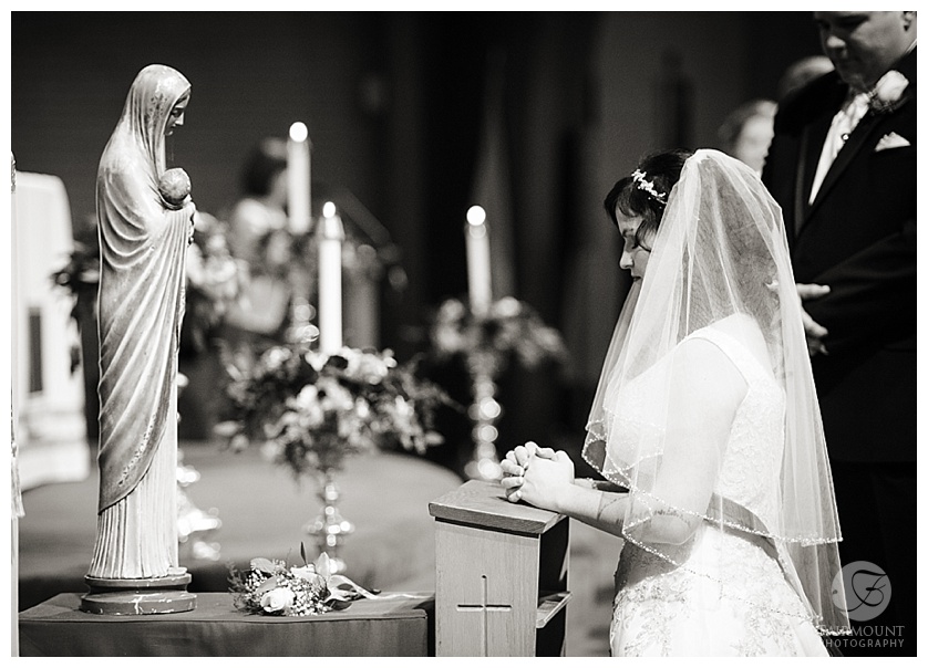 bride praying to mary