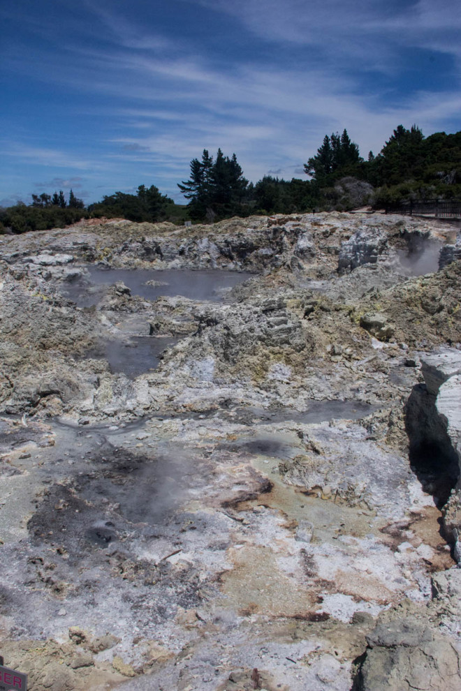 hell's gate rotorua new zealand geothermal hot springs