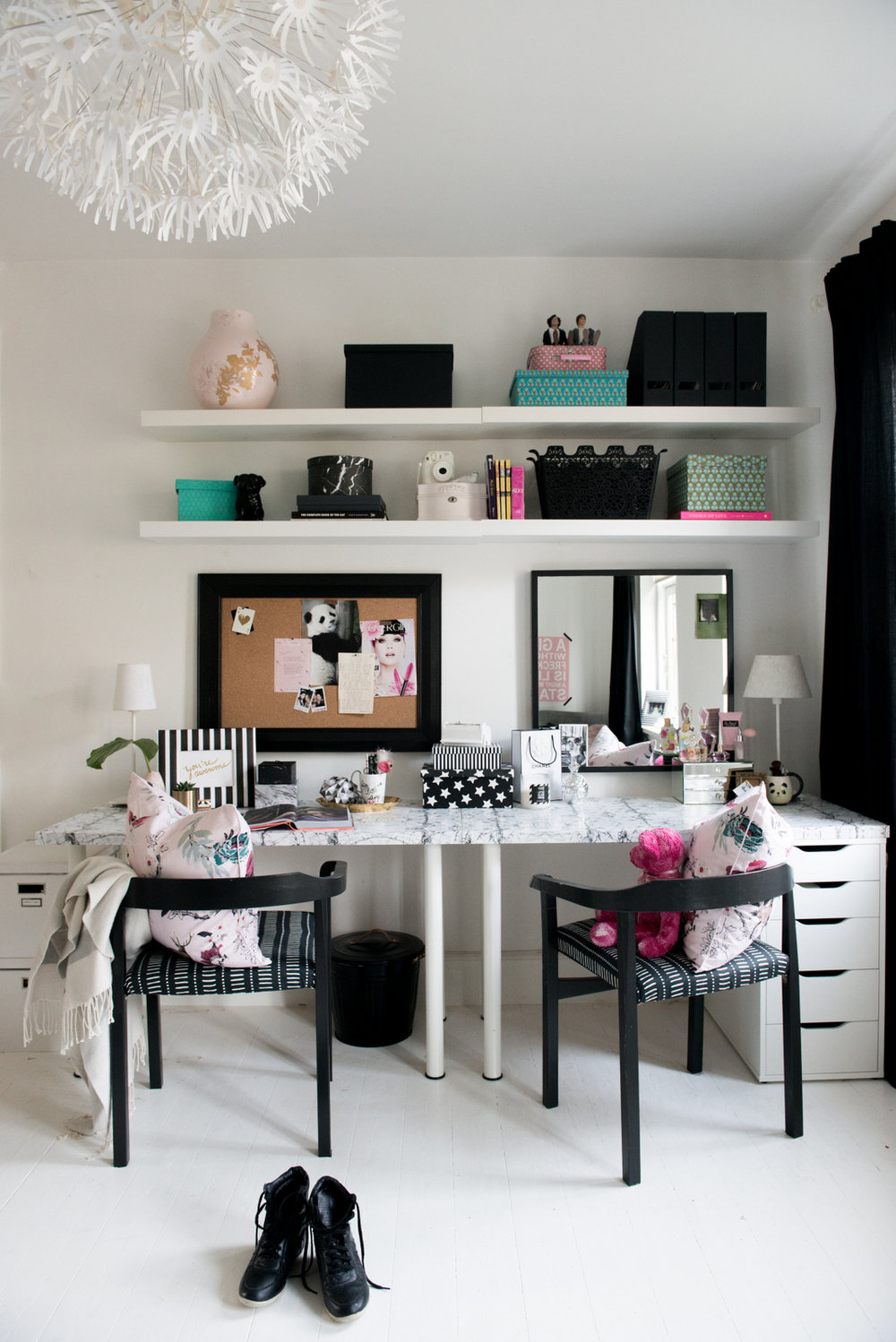 Valentina Fussell Teen Desk and Vanity-13