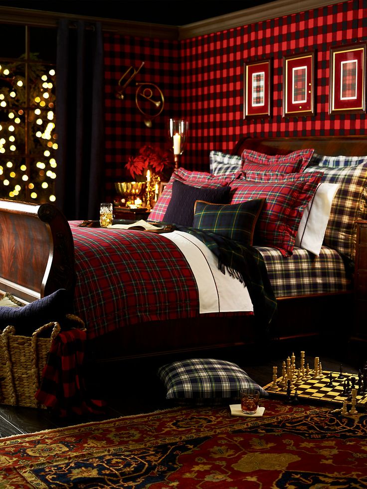 Christmas Plaid Bedroom :: House of Valentina