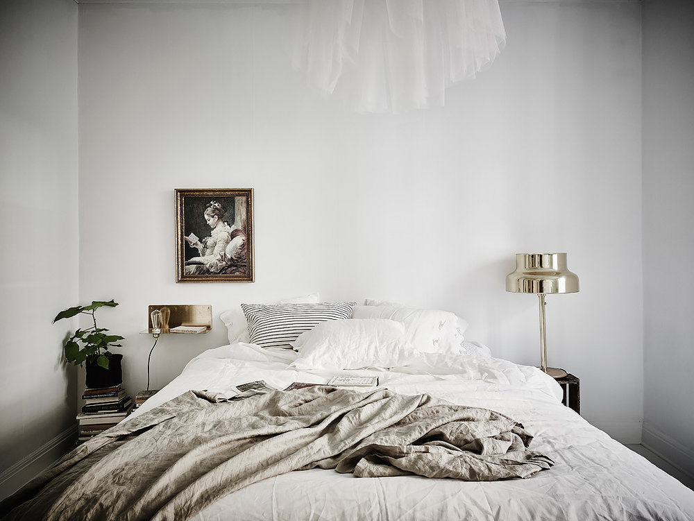 Elegant and White Scandinavian Bedroom  :: House of Valentina