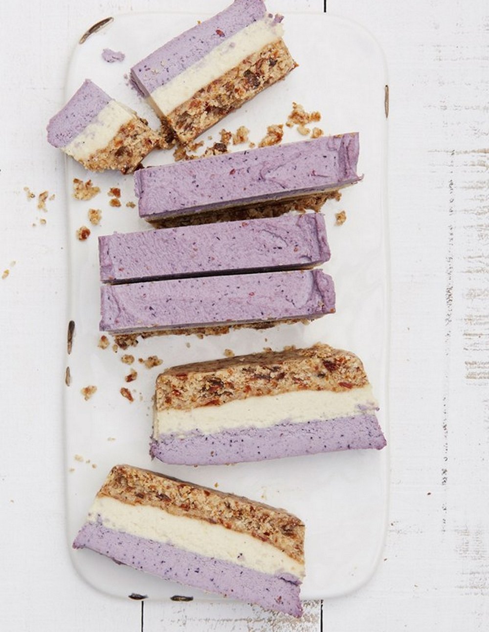 RAW BLUEBERRY AND CASHEW COCONUT BARS