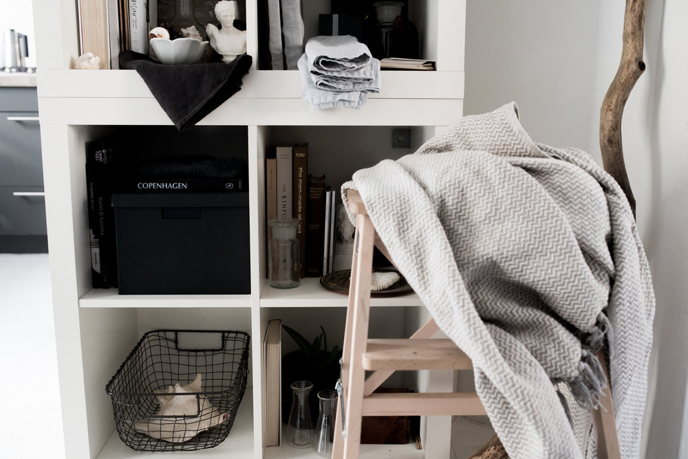 How to Style an IKEA Shelf by House of Valentina-4