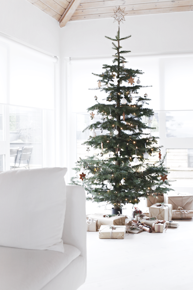 Scandinavian christmas tree stylizimo