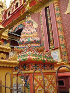 Thanboddhay Paya decorations