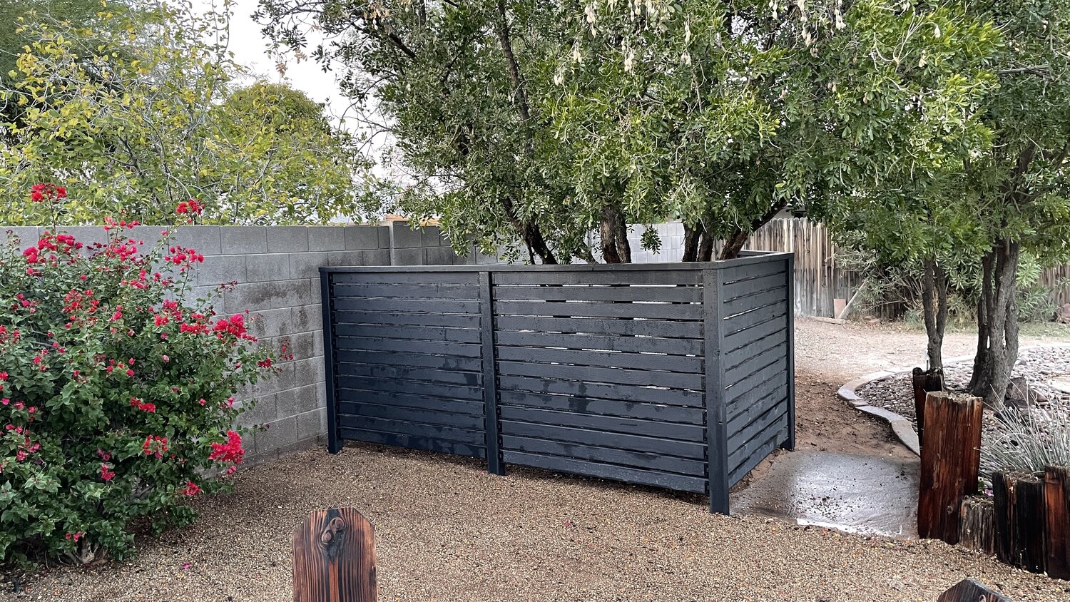 Spruce Up Your Yard with a Horizontal Fence