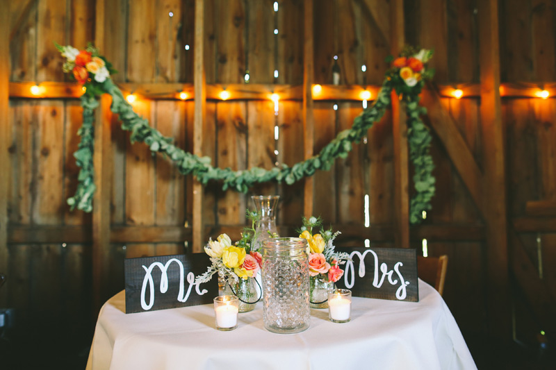 vintage style sweetheart table garland and flowers
