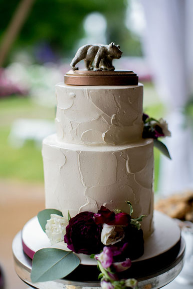 earhart manor wedding cake