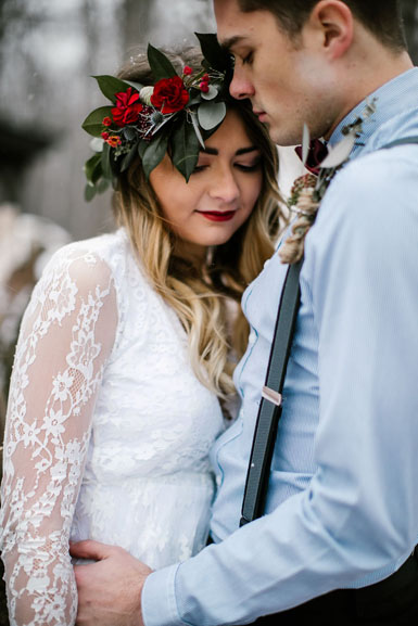 wedding flowers and hair crown