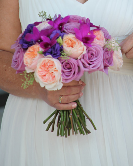 bride bouquet in lavender peach purple at stonebridge golf club