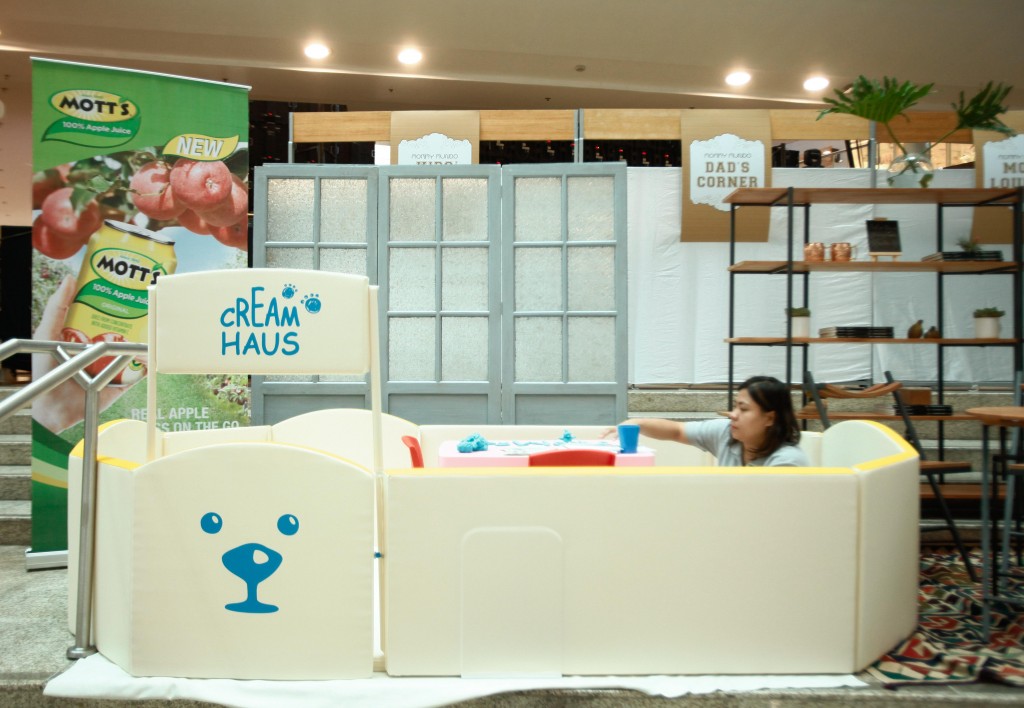 The play area was courtesy of Cream Haus, a Scandinavian brand of play mats that protects babies from allergens and pollutants. 