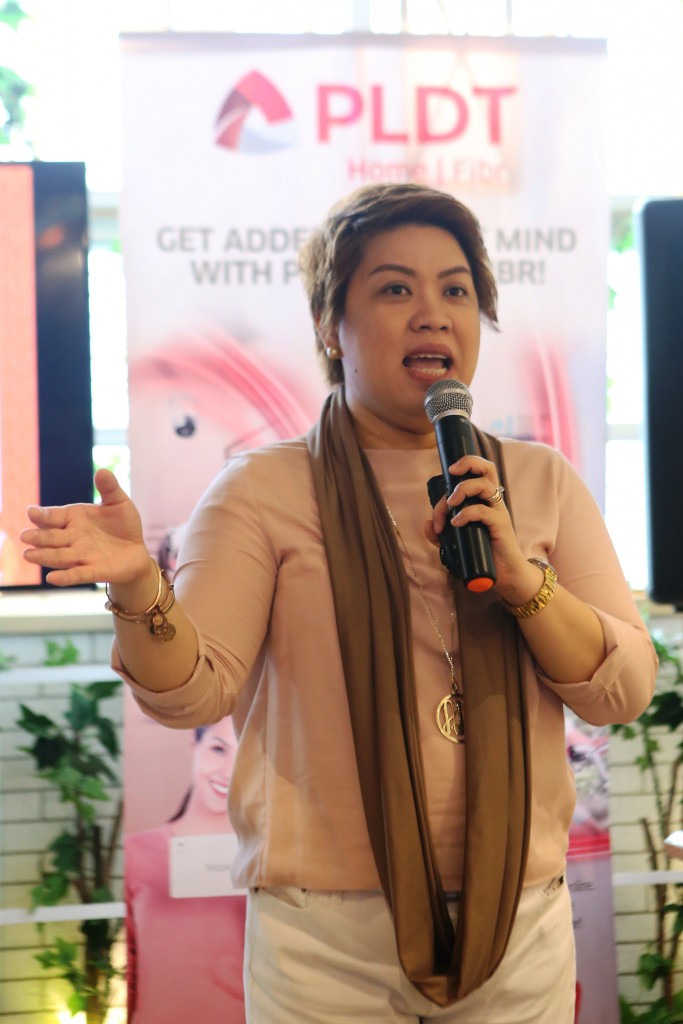 The Mindful Mom Re-Treat by Mommy Mundo and PLDT Home Fibr was facilitated by psychologist, author, and super mom Michele S. Alignay.   