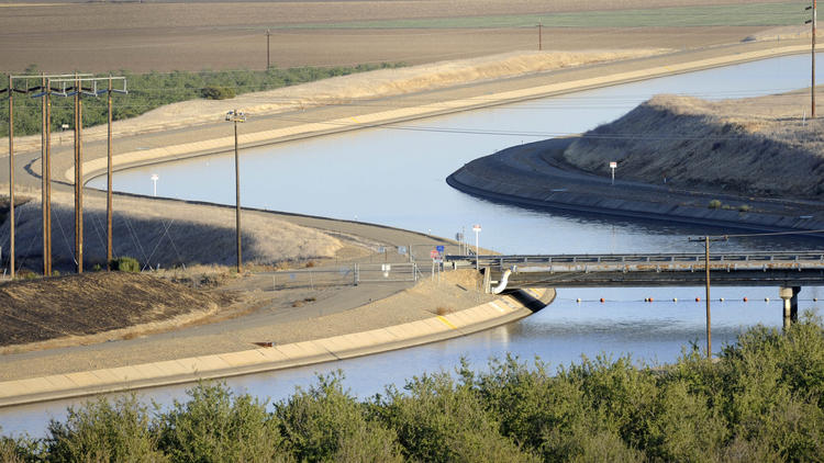 Westlands Water District canals in California's Central Valley, photographed in 2009. (Russel A. Daniels / Associated Press)