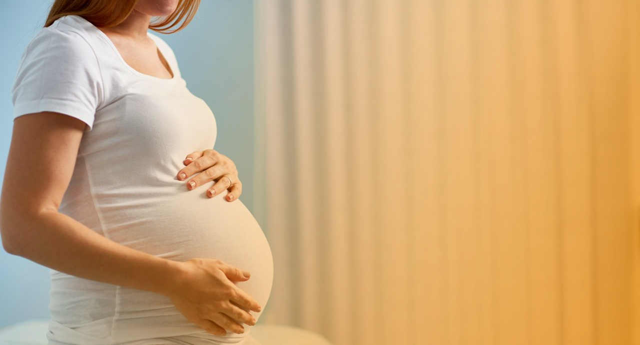 Rüyada Yabancı Hamile Bir Kadınla Hastanede Konuşmak