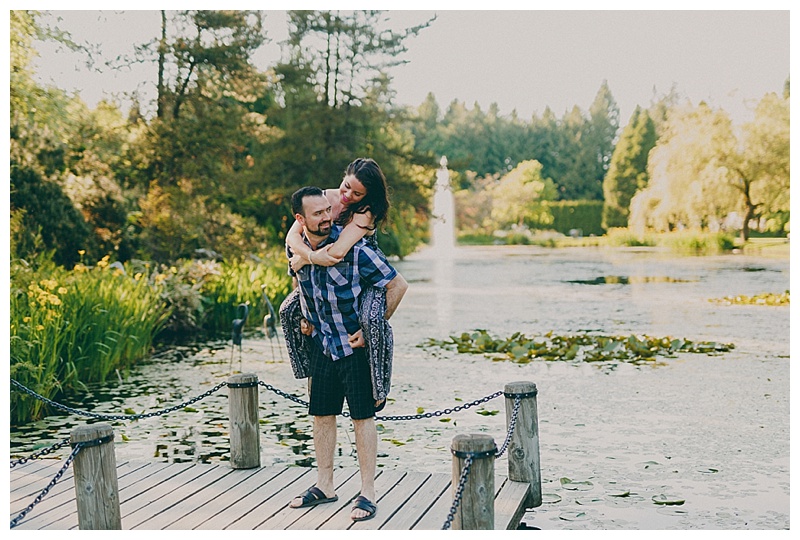 engagement photos in vancouver