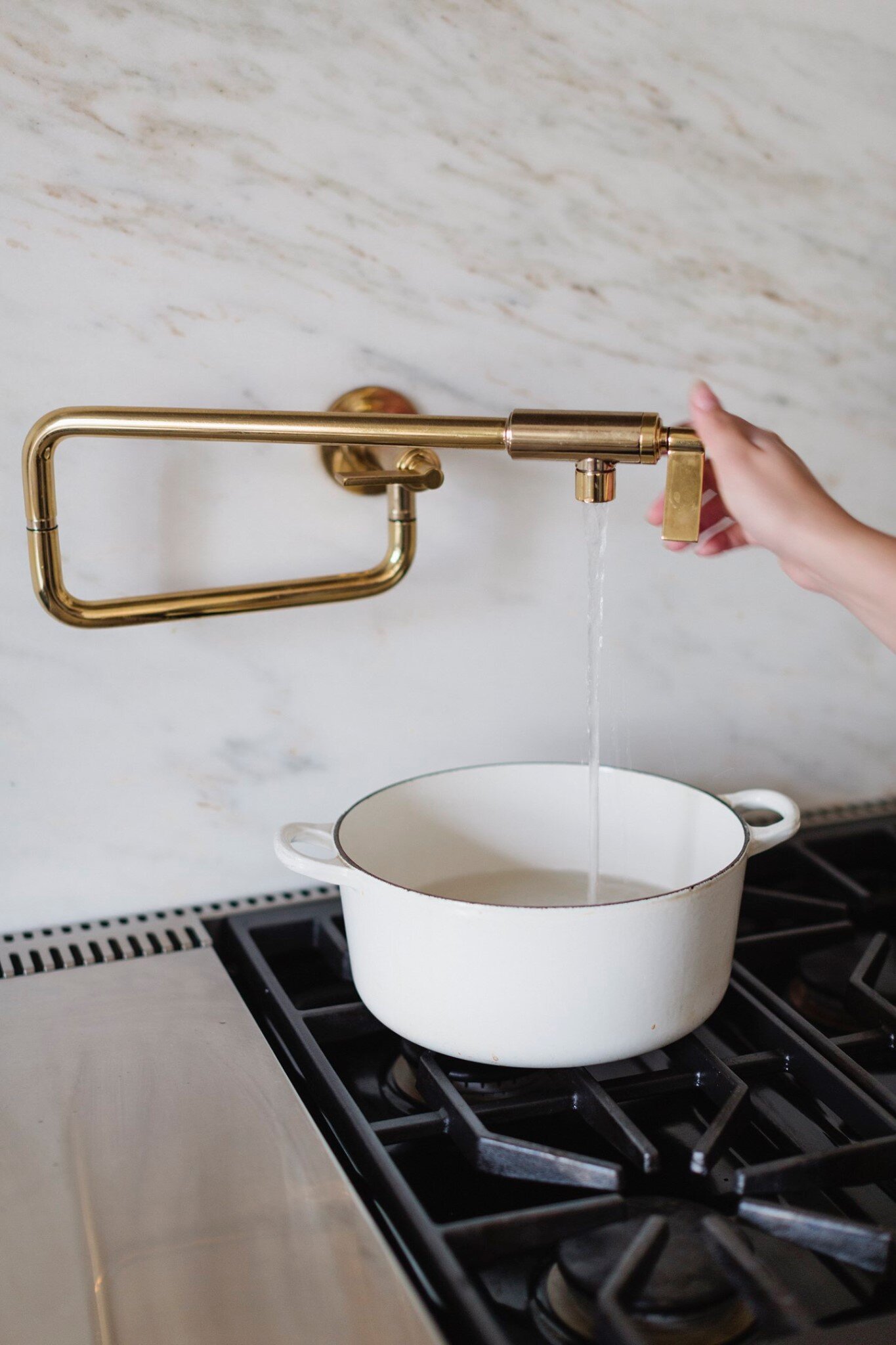 Reasons Not To Include A Pot Filler In Your New Kitchen Design