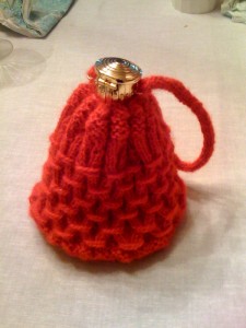 Knitted gate purse 