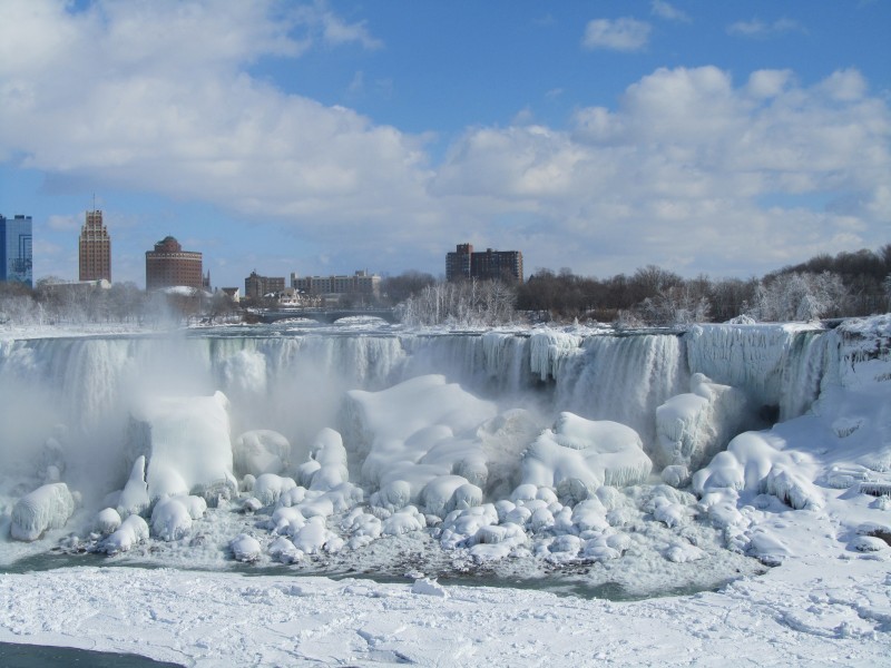 Niagara falls winter 
