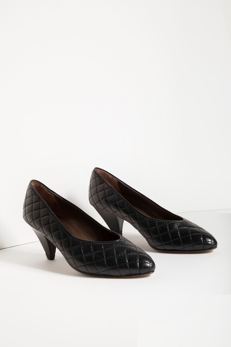 black chanel shoes
