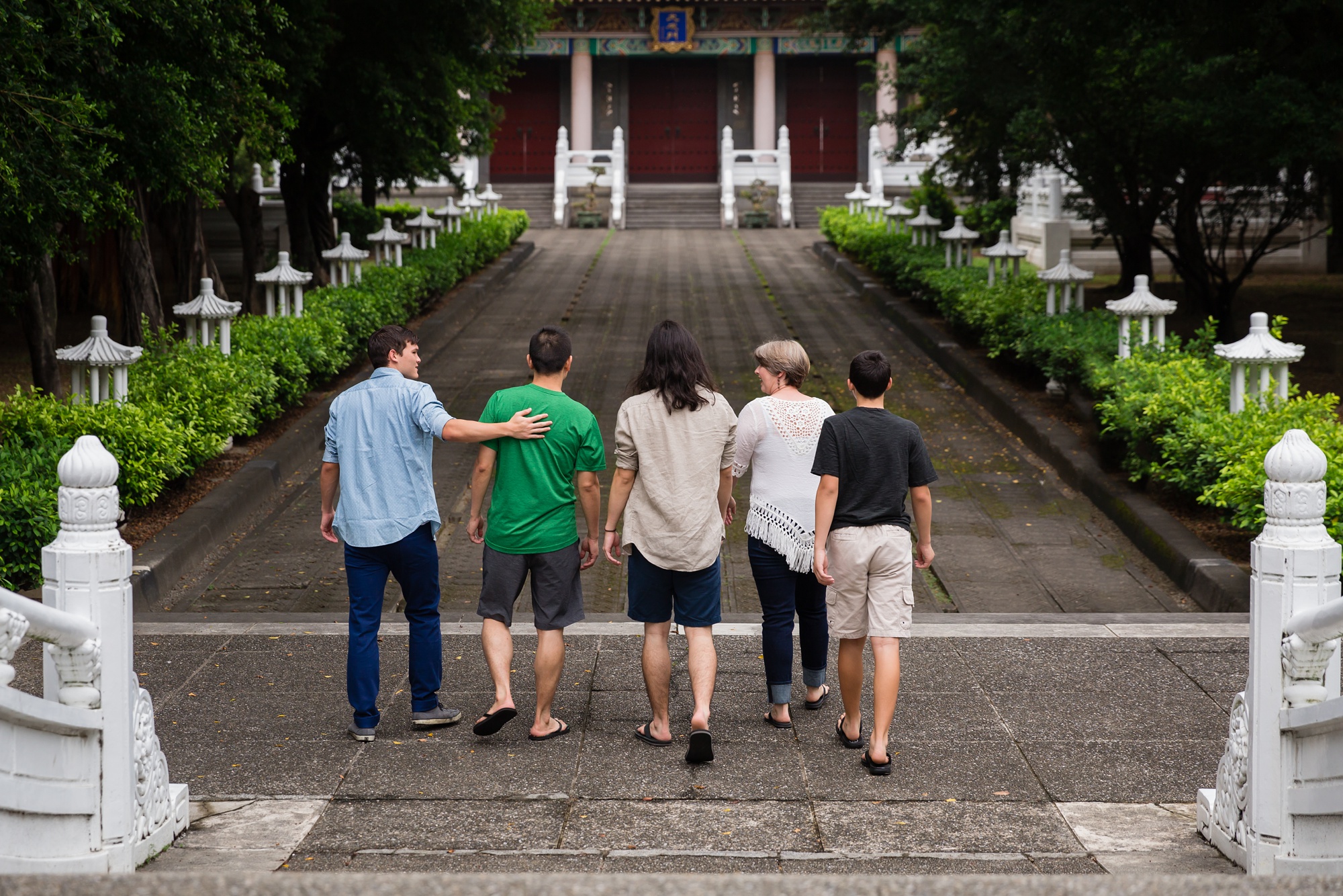 Taichung-Family-Temple-Session-Hunnicutt-2