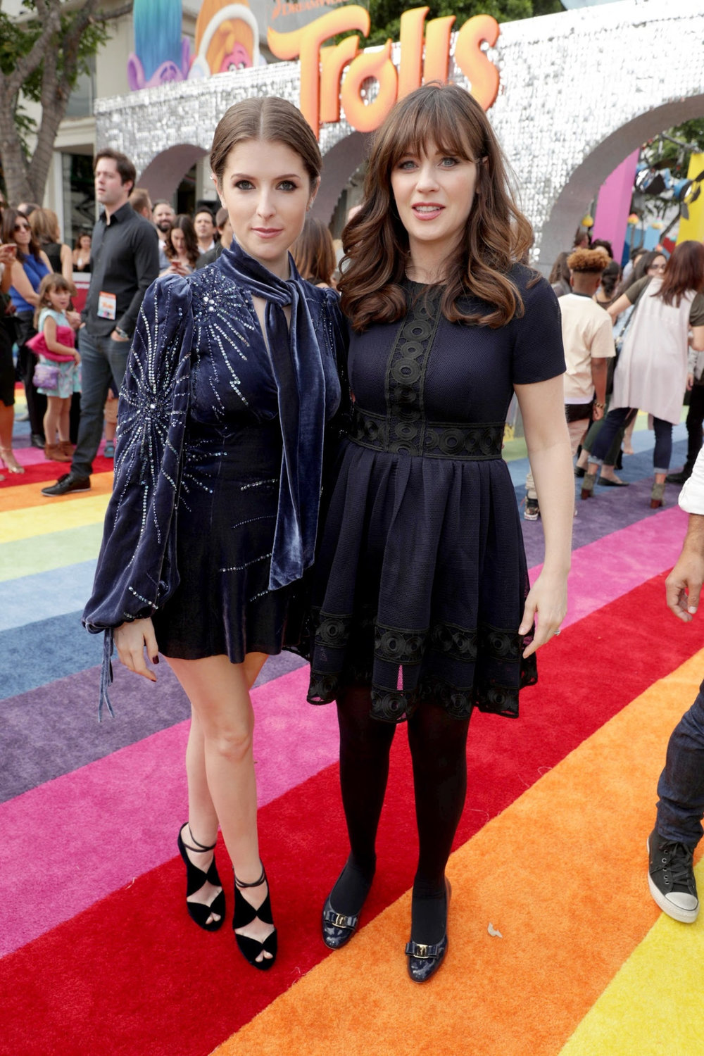  Anna Kendrick & Zooey Deschanel making the case for opaque tights versus a bare leg. It's all about what you are trying to communicate. 